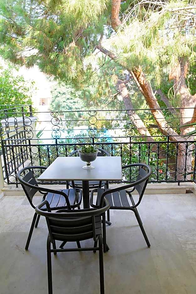 Kalydna Island Hotel