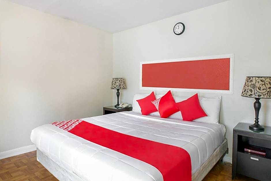 OYO Hotel Houston, TX near Medical Center NRG Stadium