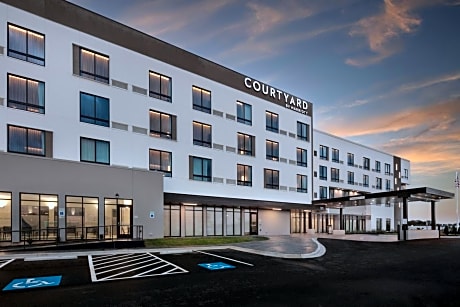 Courtyard by Marriott Conway