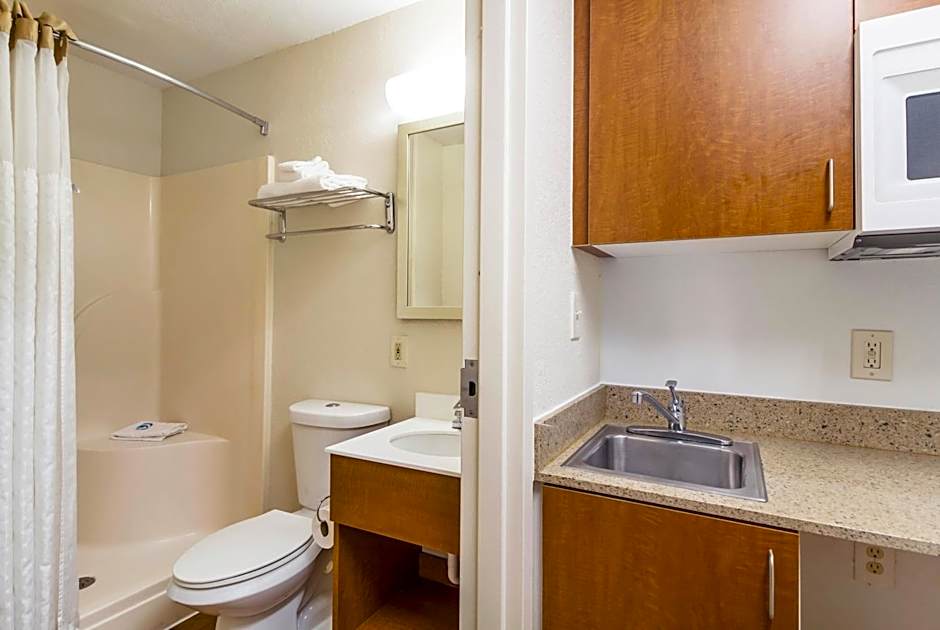 Hometowne Studios Houston - West Oaks/ Energy Corridor