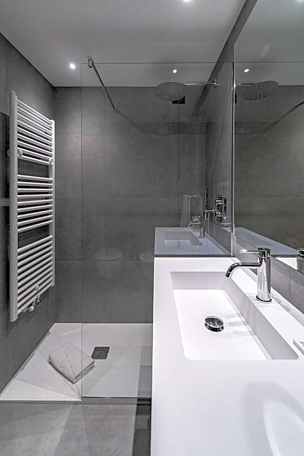 Lake Front Hotel Mirage