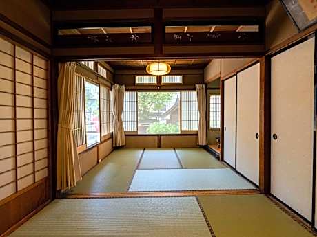 Quadruple Room with Shared Bathroom