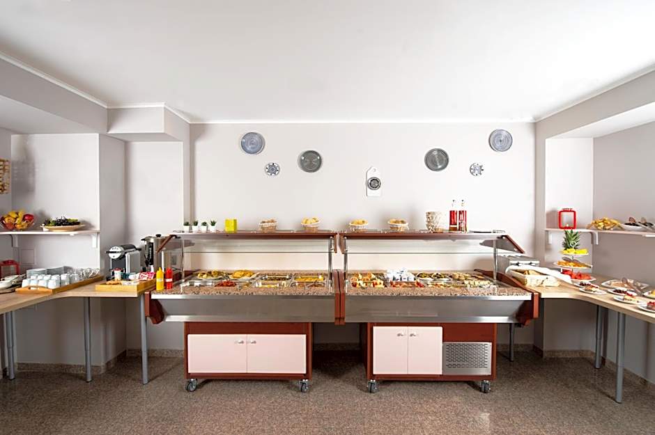 New Era Hotel Old Town - Covered paid parking within 10 minutes walk