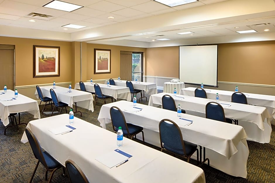 Holiday Inn Express & Suites Alpharetta