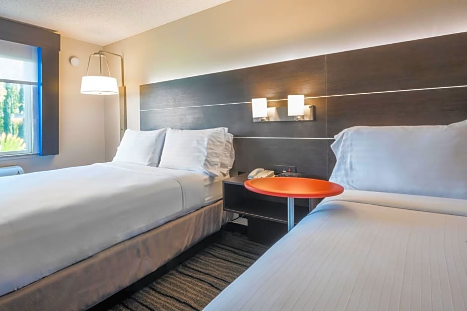 Holiday Inn Express Hotel & Suites Livermore