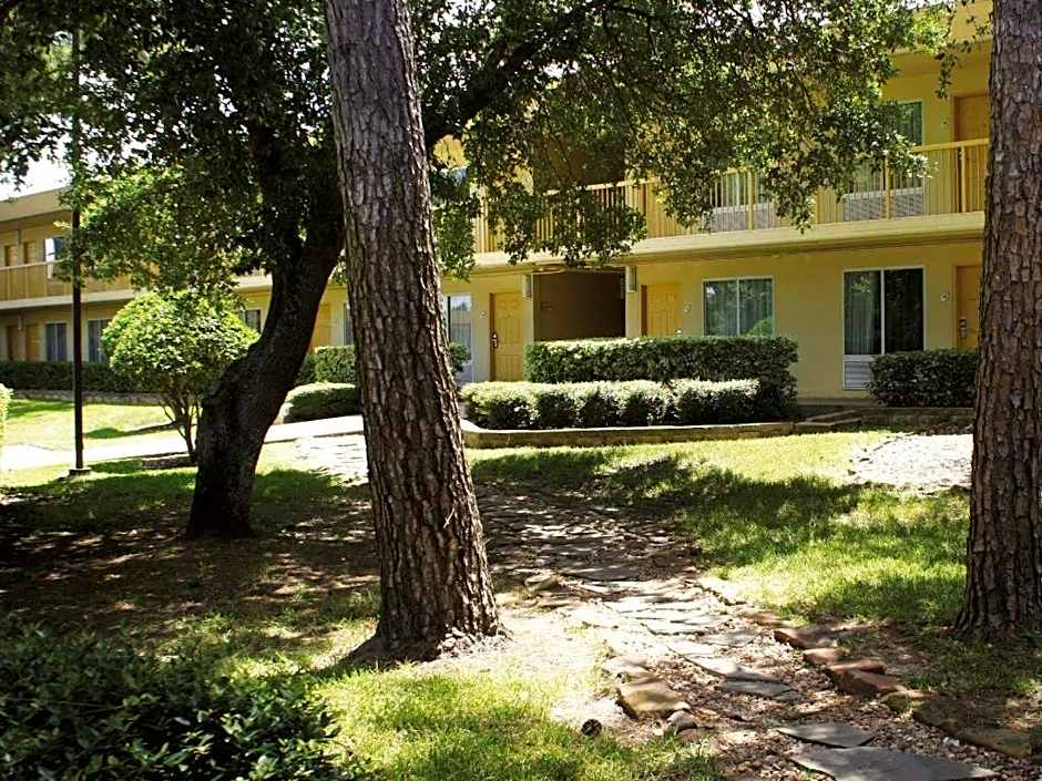 Rodeway Inn Huntsville West