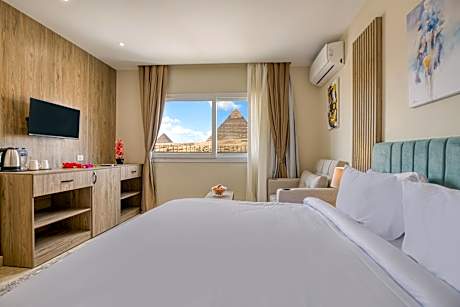 King Suite with Panoramic Pyramids View & Terrace