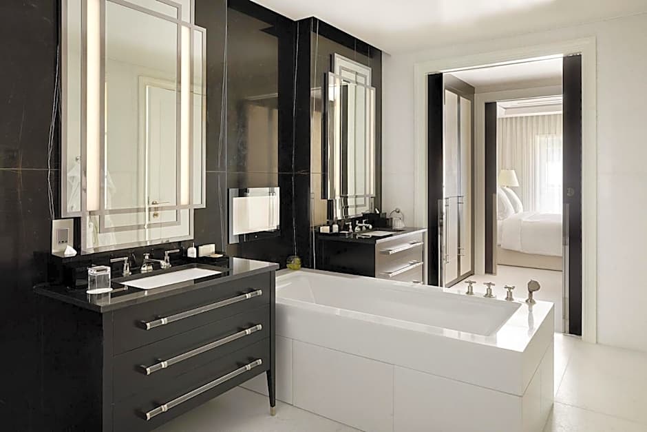 Four Seasons Hotel London at Ten Trinity Square