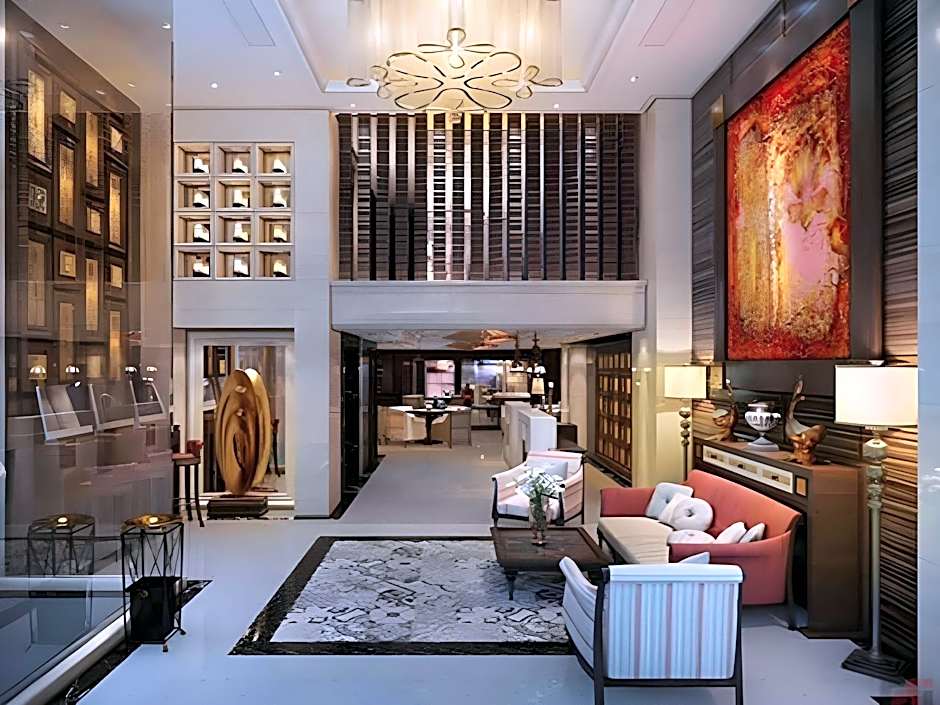 Peridot Gallery Classic Hotel