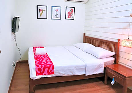 Standard Double Room with Shared Bathroom