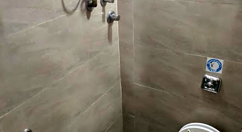 Hilal Dormitory – Bombay/ Mumbai, KY
