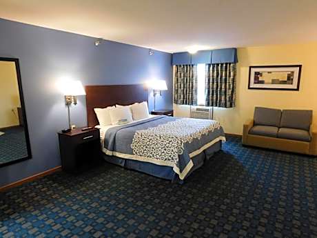 King Studio Suite - Non-Smoking