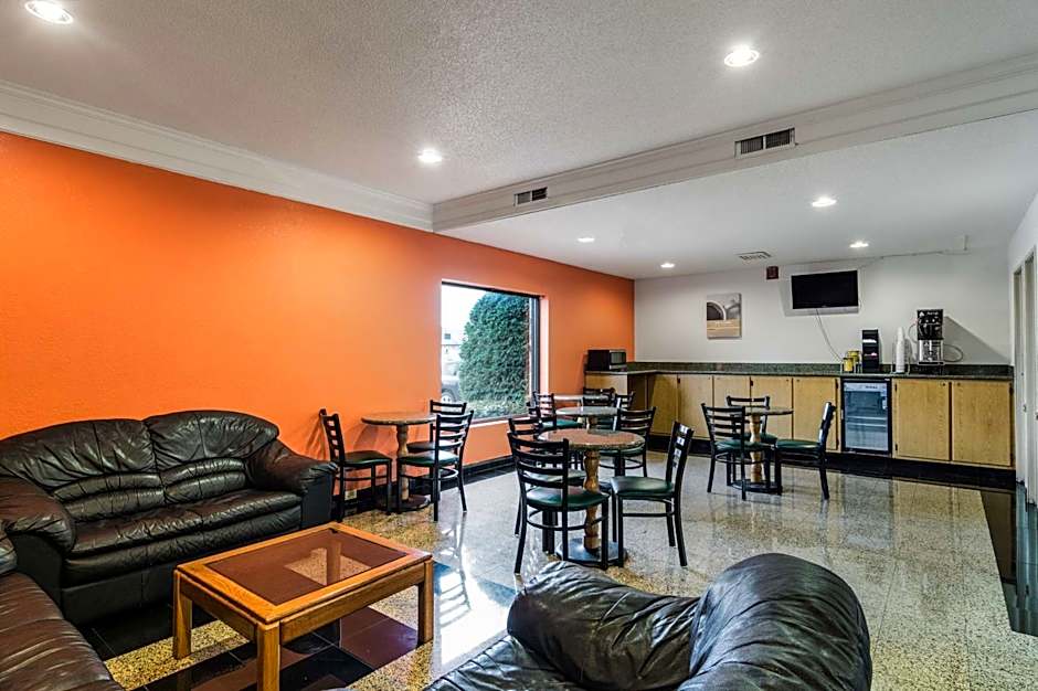 Motel 6-Libertyville, IL