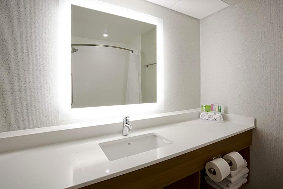 Holiday Inn Express Hotel & Suites Minneapolis-Golden Valley By IHG