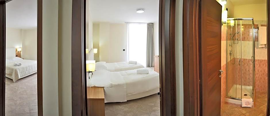 Photo 1 of 5 of 2 Bedroom Apartment, Balcony