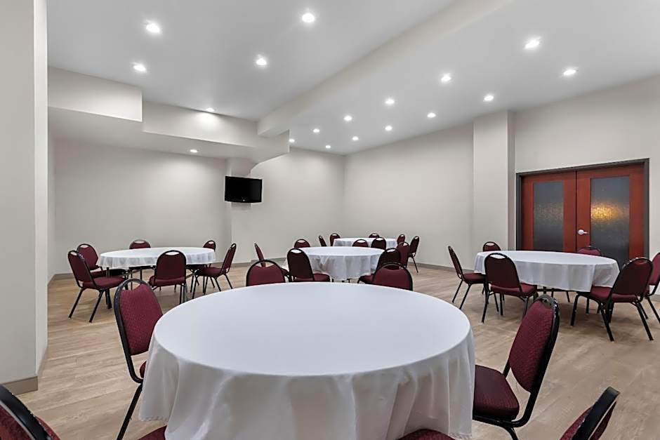 Comfort Suites Yukon - SW Oklahoma City