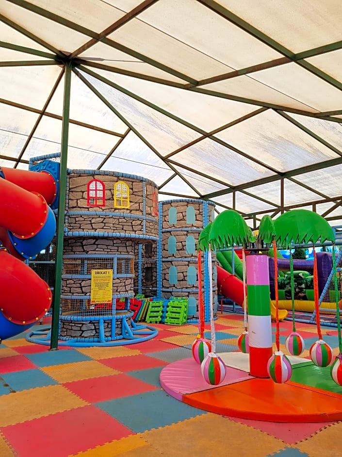 J'Adore Deluxe Hotel & Spa