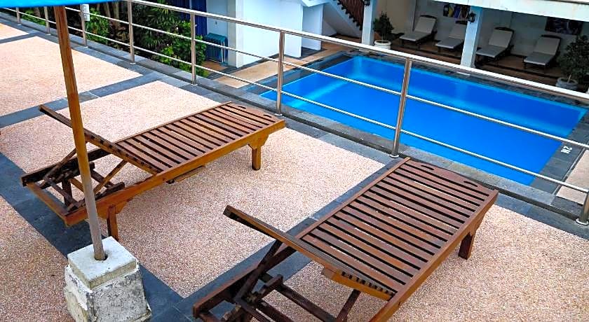 Aquarius Beach Hotel