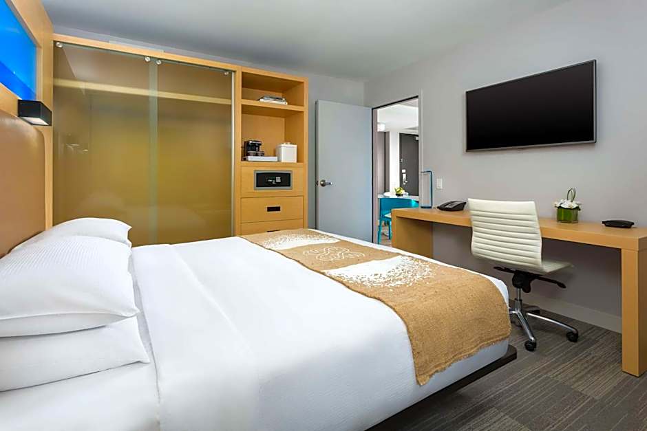 Photo 1 of 6 of 1 King Bed Suite, Accessible, Balcony