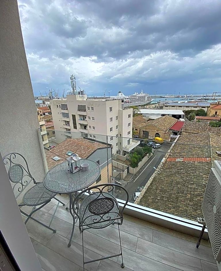 L 'approdo Felice – Palermo, CA