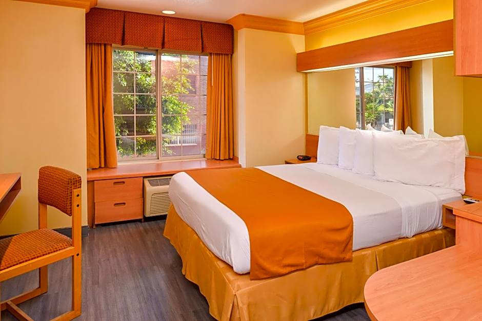 H3 Inn & Suites - LAX Airport - Los Angeles