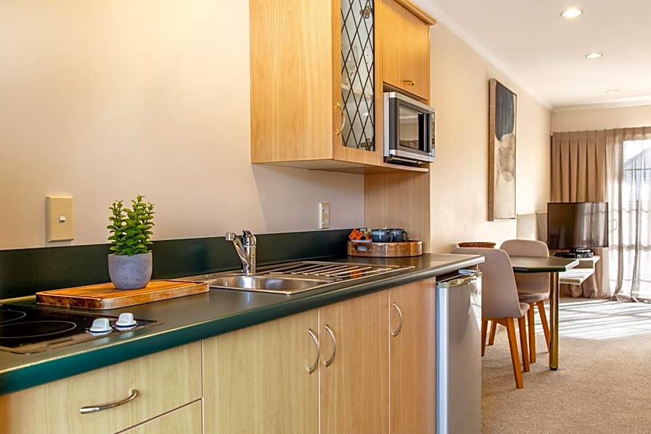 Greenlane Manor Motel