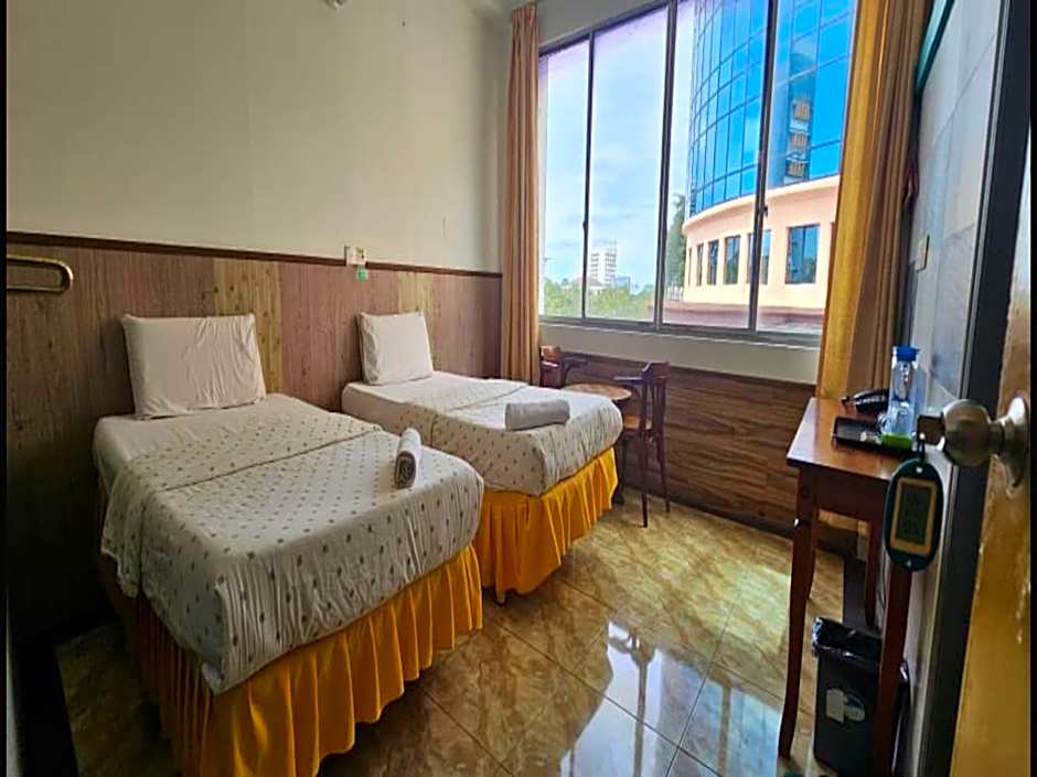 OYO 90979 Sianglory Inn