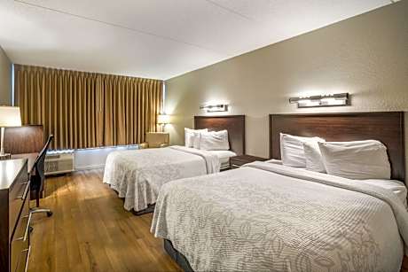 Premium 2 Full Beds Smoke-Free (Get More: Upgraded Bedding and Snack Box)