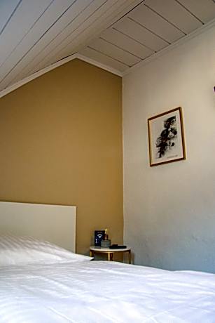 Single Room with Private External Bathroom