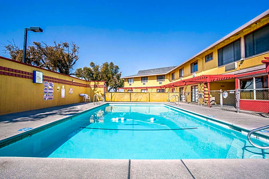 Travelodge by Wyndham Turlock