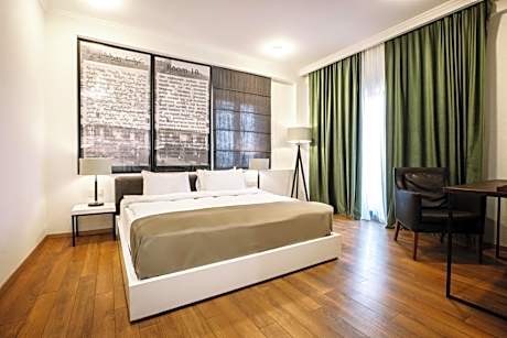 Superior Double Room with City View and Balcony