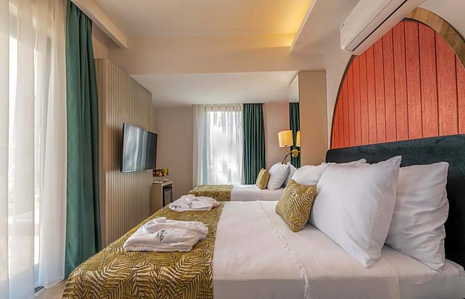 La Benata Beach Hotel