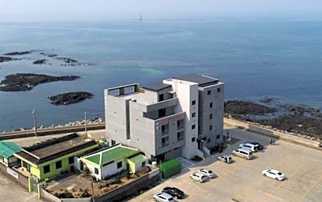 HOTEL52