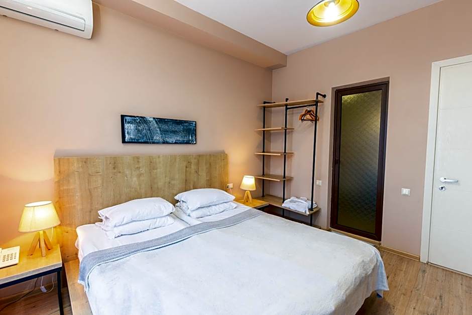 Hotel N16