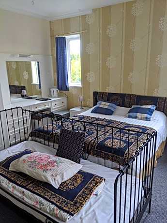 Family Room (2 Adults + 1 Child)