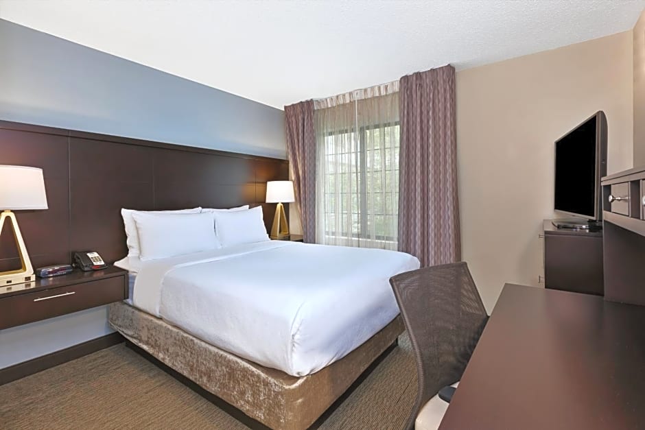 Staybridge Suites Detroit-Utica by IHG
