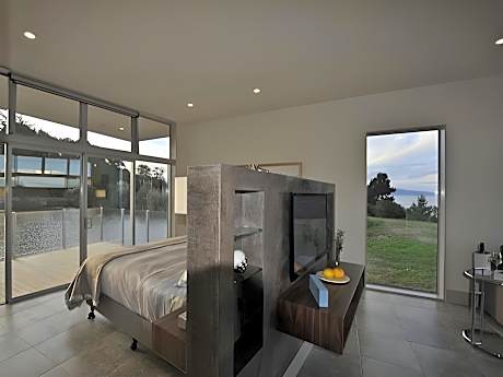 1 Bedroom King Suite