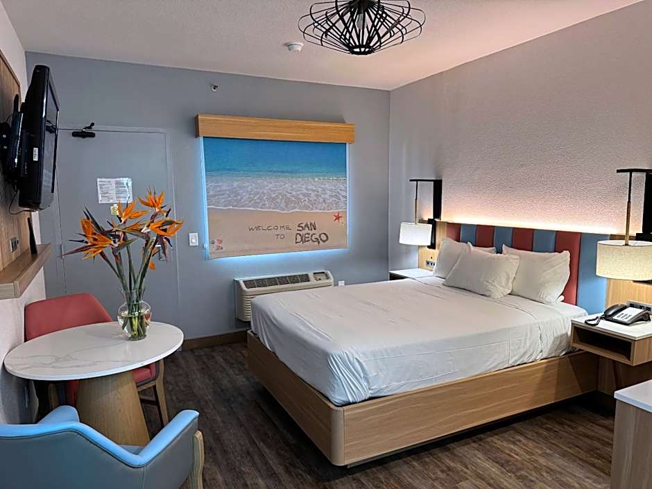 Photo 1 of 5 of Efficiency 1 Queen Bed Suite
