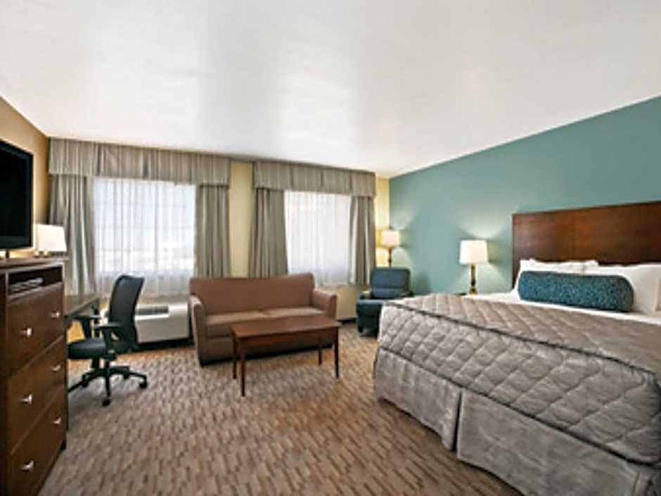 Baymont by Wyndham Minot