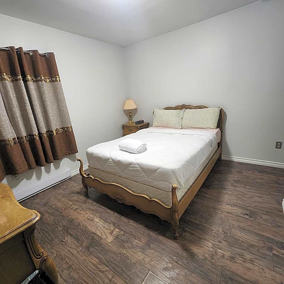Photo 1 of 4 of Double Room