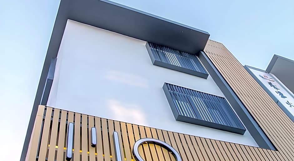 Mode Inn Icon City
