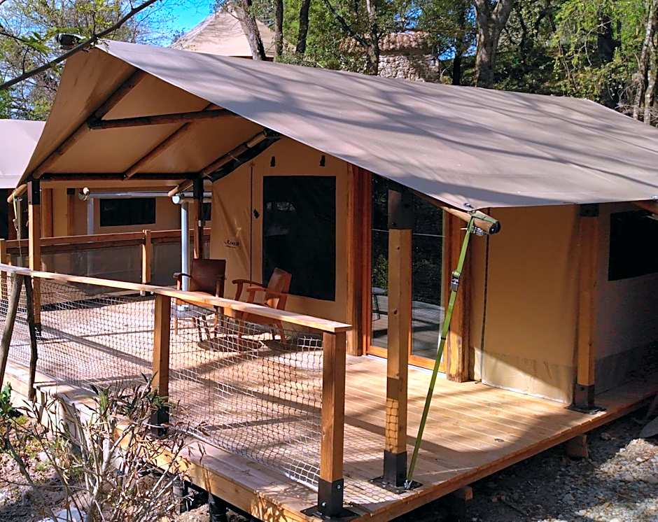 Prehistoric Lodge - Adult Only