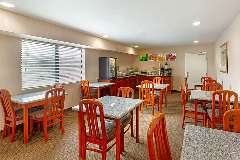 Quality Inn & Suites Oceanside