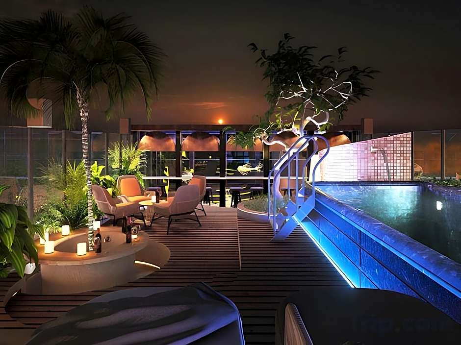 Peridot Gallery Classic Hotel