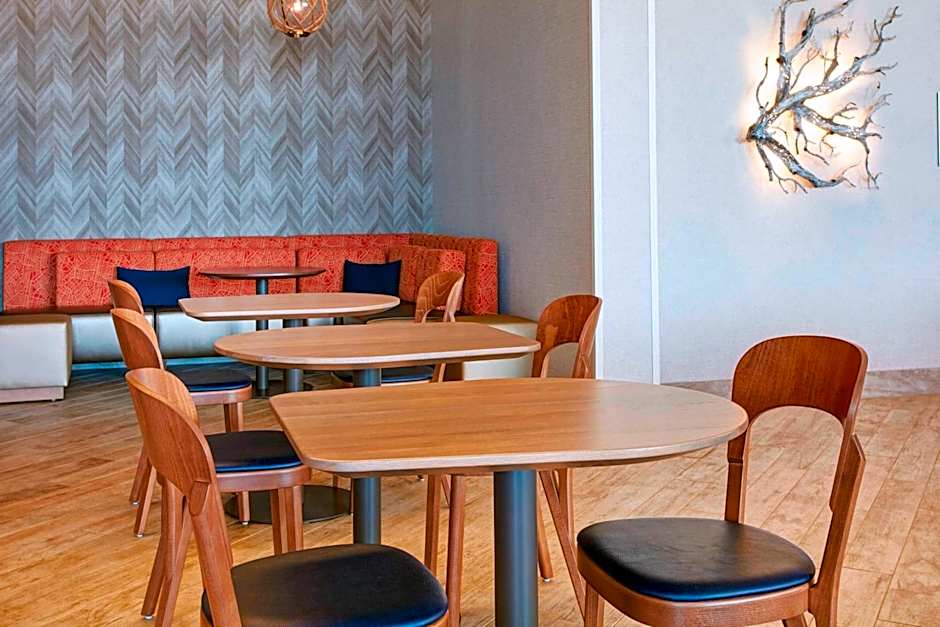 Courtyard by Marriott Erie Bayfront