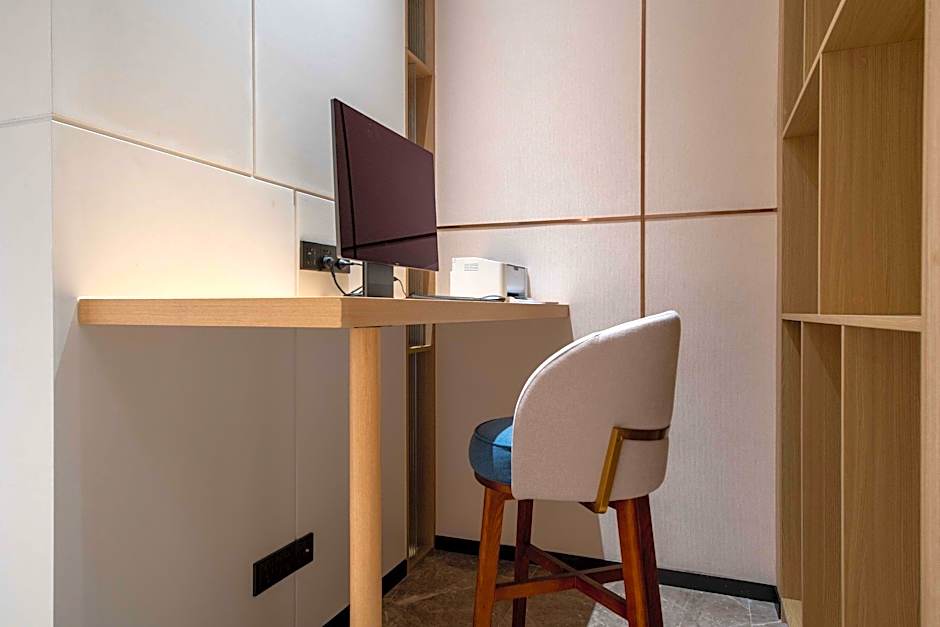 Holiday Inn Express Chongqing Caiyun Lake By IHG