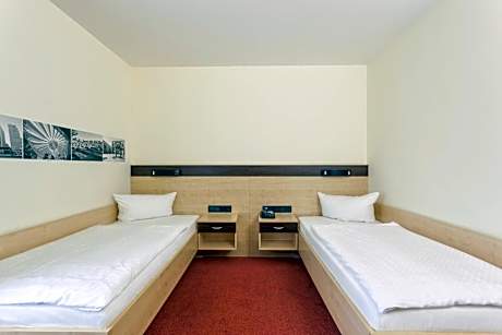 Twin Room with Shower