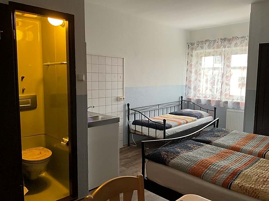 Pension Anna Monteurzimmer – Munich, CO