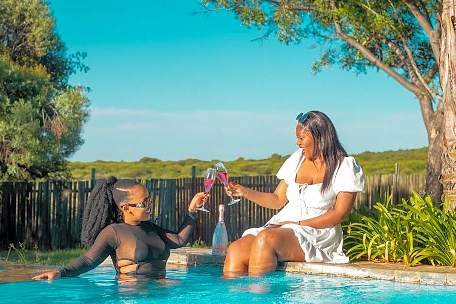 Mela Luxury Game Lodge