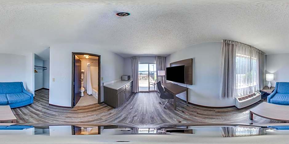 Clarion Pointe on the lake Clarksville-South Hill West